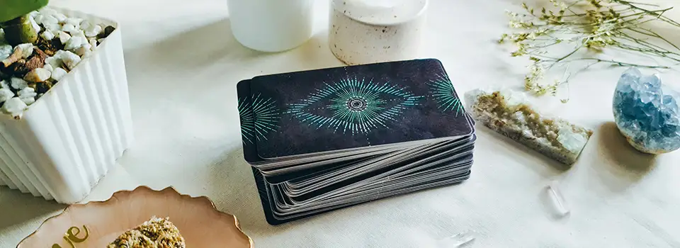 Tarot Letting Go: Powerful Wisdom to Release Pain and Move Forward